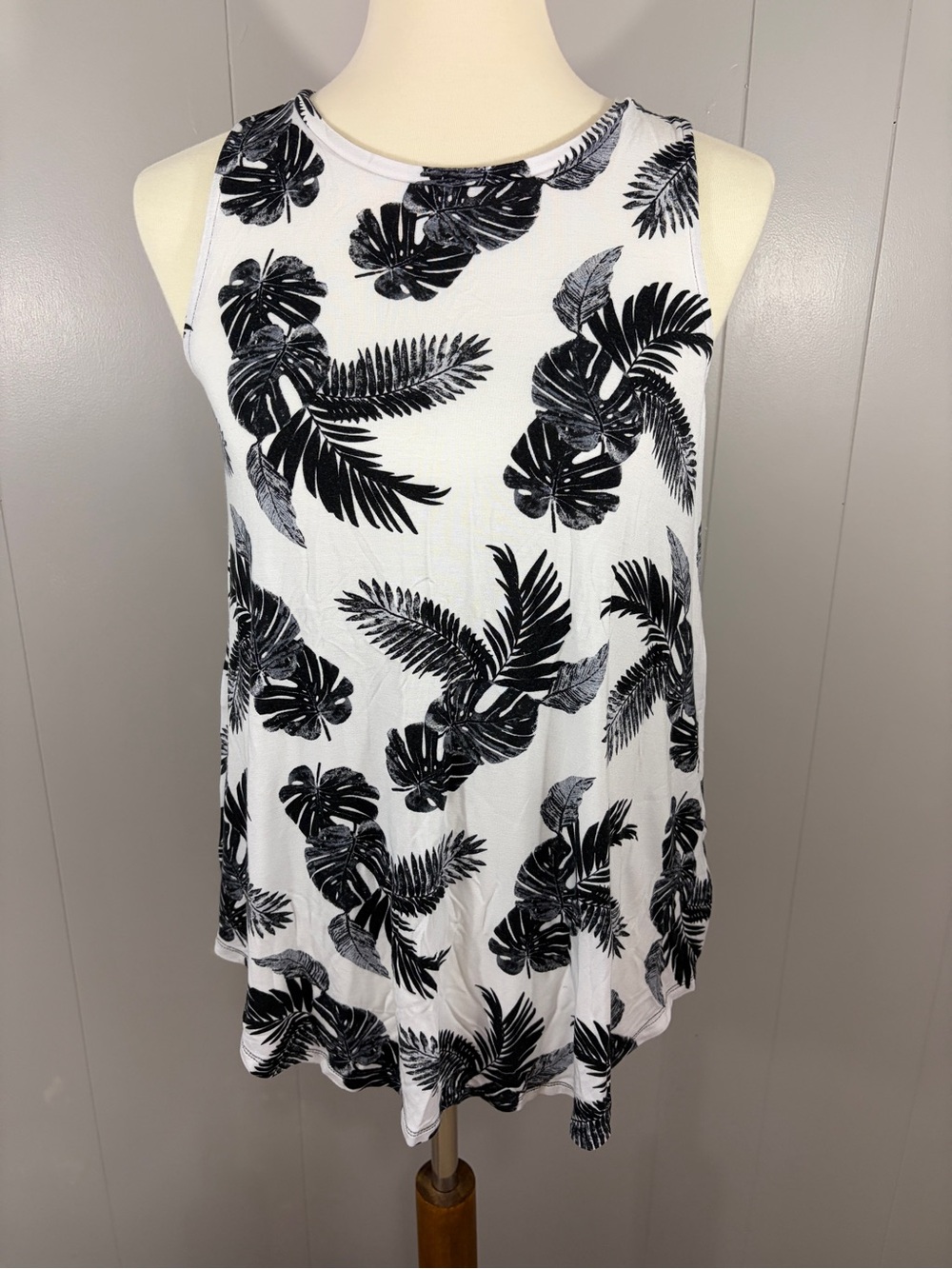 Old navy white and black tropical palm print tank top